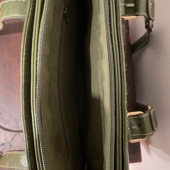 Stunning Green Leather ROSETTI Shoulder Bag - Picture 5 of 6